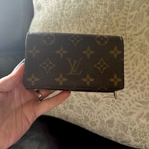 Louis Vuitton Monogram Porte Monnaie Billets Tresor
Bifold Wallet